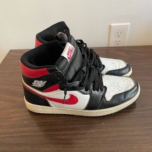 Jordan 1 Retro High Black Gym Red